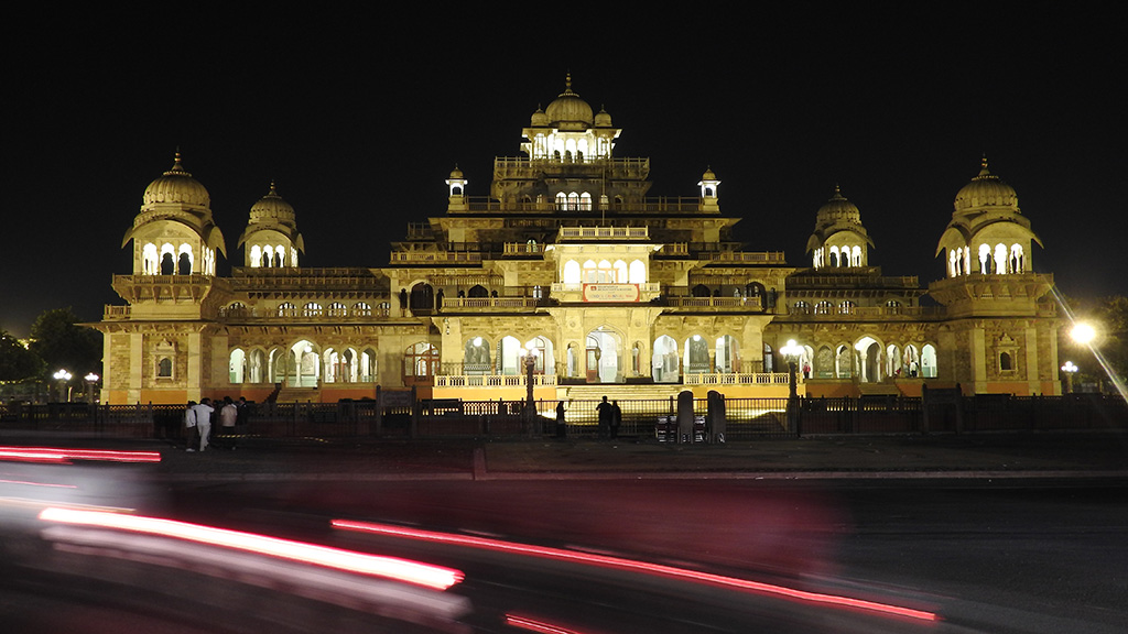 Az indo-szaracén stílusban épült Albert-Hall Múzeum. 