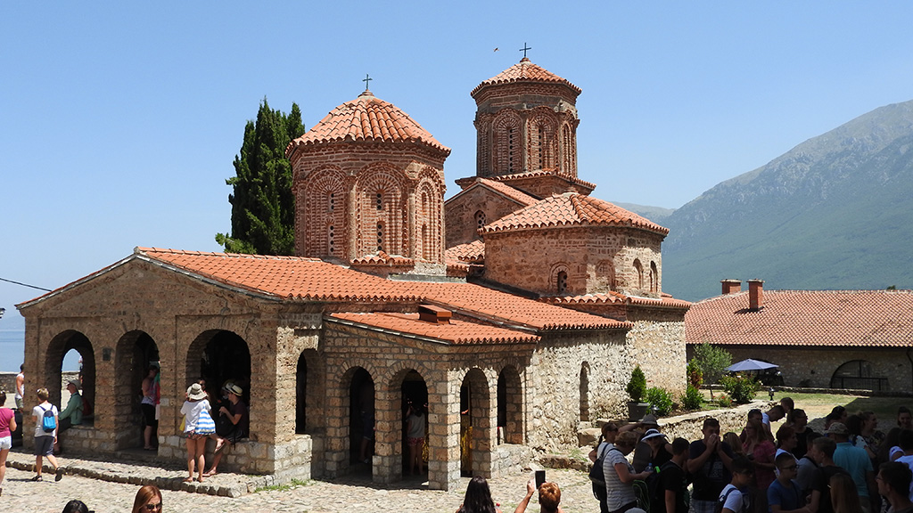 Az albán határ mentén található Szt. Naum kolostor.